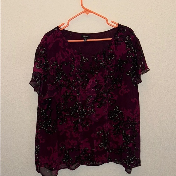 Apt. 9 Red and Black Relaxed Flutter Sleeve Blouse - Picture 1 of 3